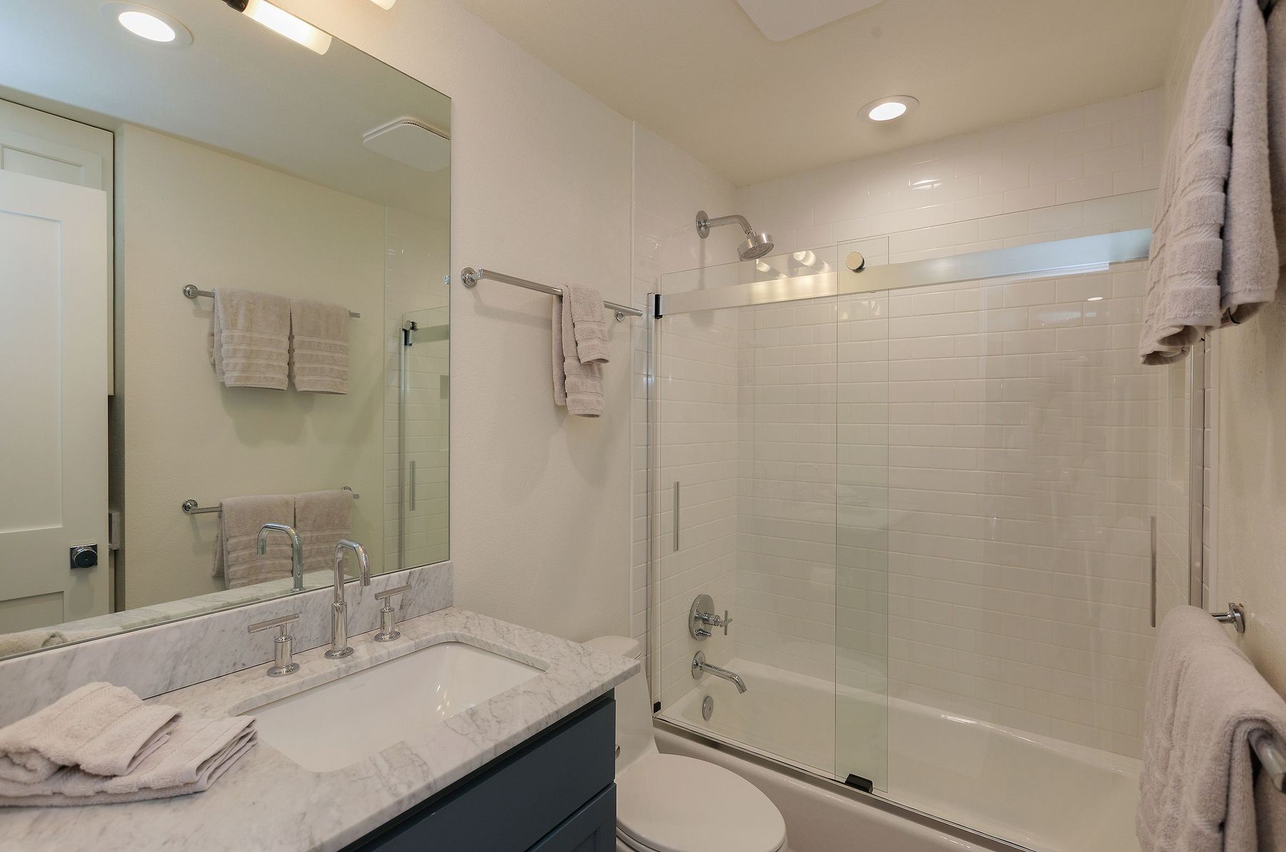 Tub and shower bath in subway tile